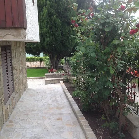 Estate *