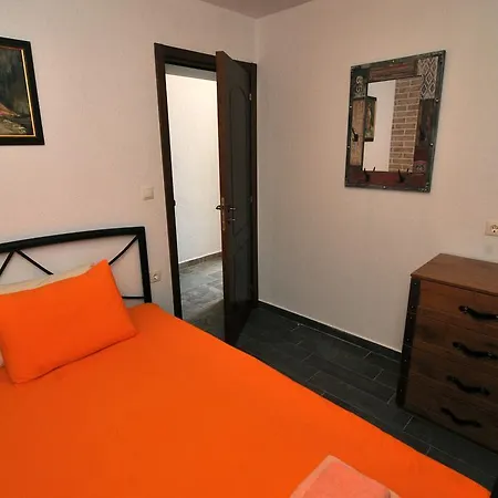 Estate *